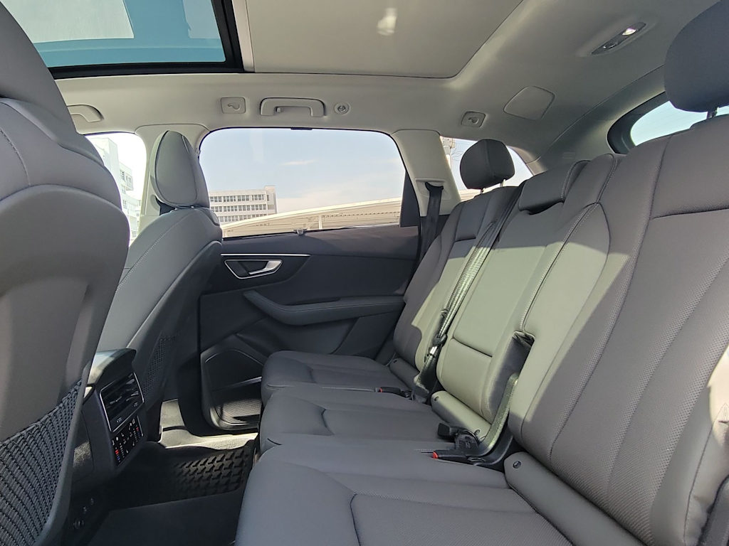 Thumbnail: 2026 Audi Q7 - 12