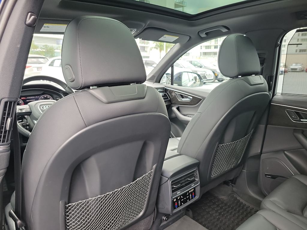 Thumbnail: 2020 Audi Q7 - 12