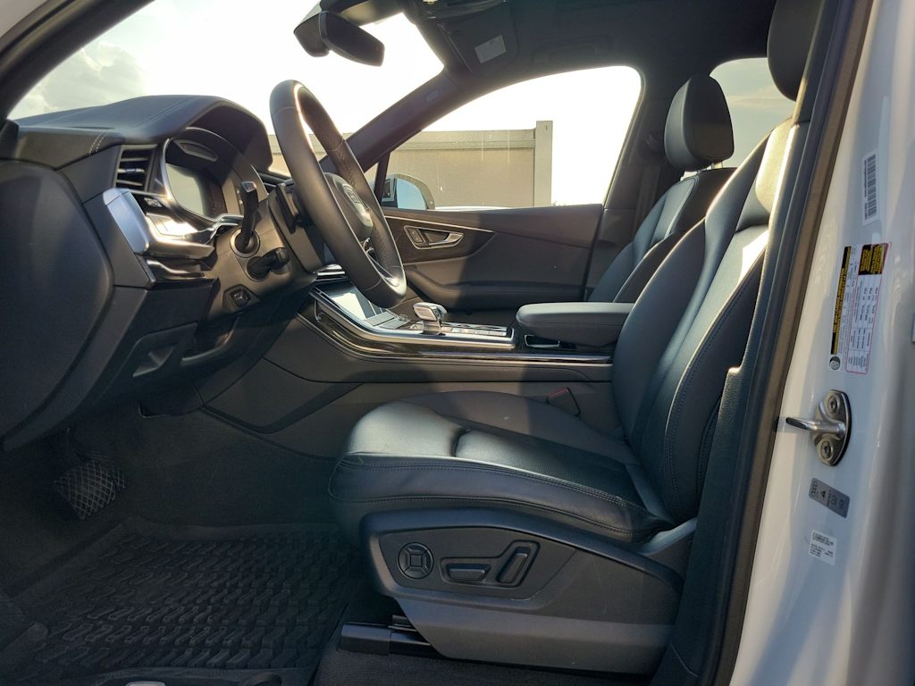 Thumbnail: 2023 Audi Q7 - 11