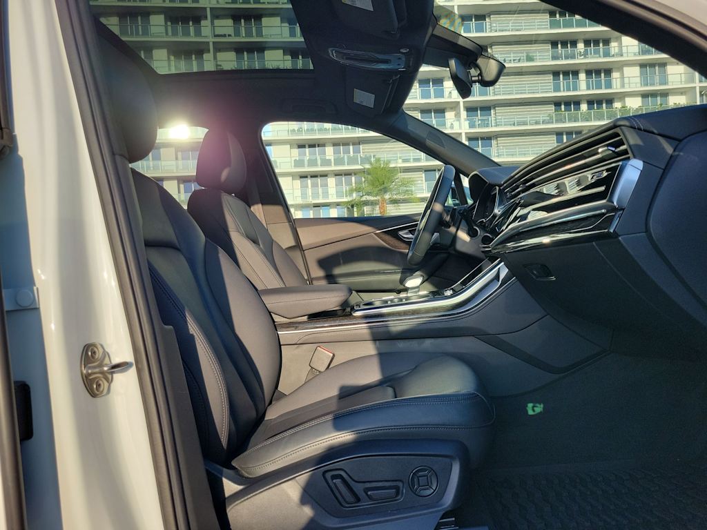 Thumbnail: 2023 Audi Q7 - 12