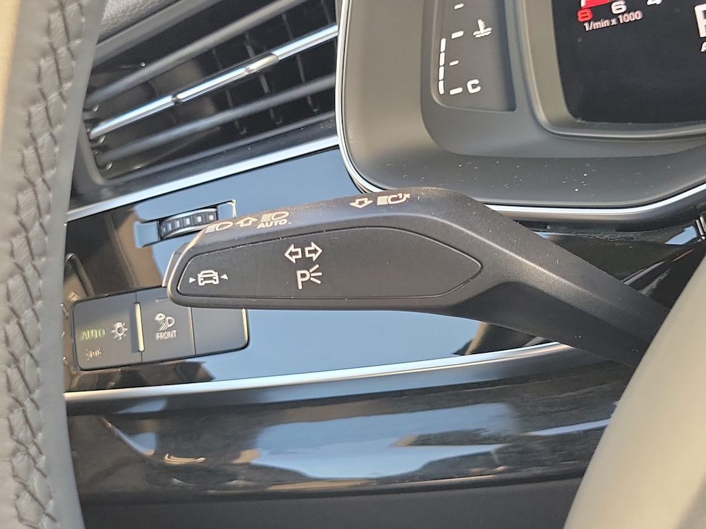 Thumbnail: 2023 Audi Q7 - 32
