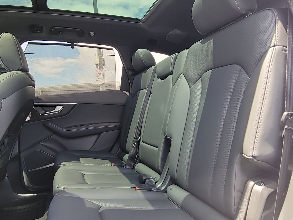Thumbnail: 2026 Audi Q7 - 25