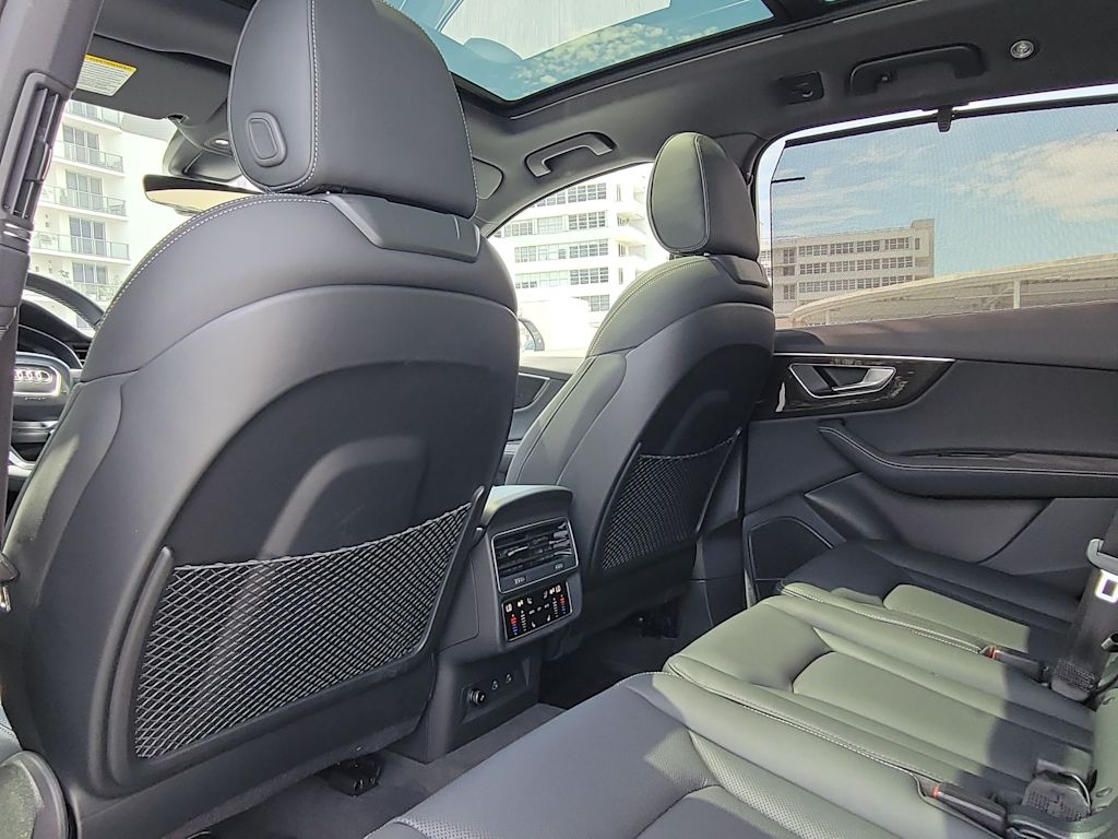 Thumbnail: 2026 Audi Q7 - 13