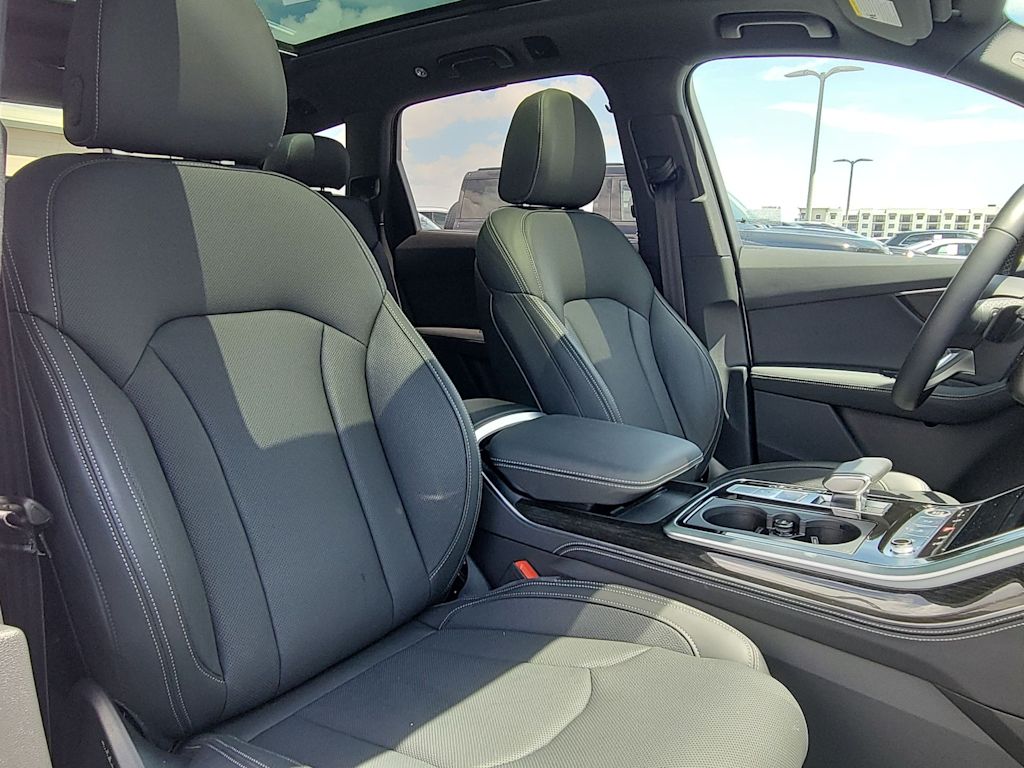 Thumbnail: 2026 Audi Q7 - 12