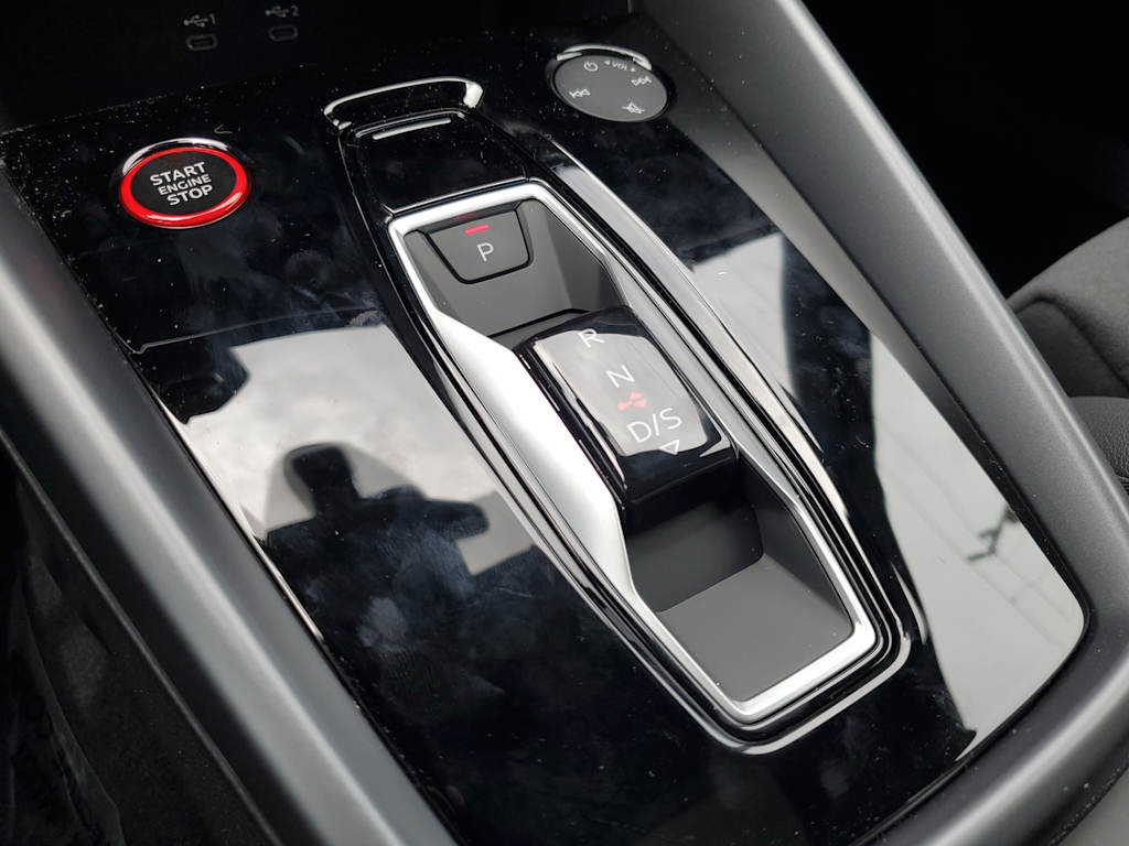 Thumbnail: 2025 Audi S3 - 13