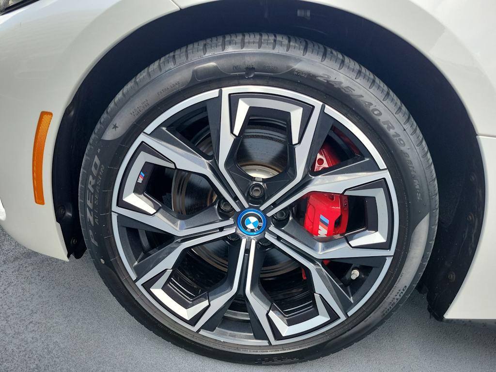 Thumbnail: 2023 BMW i4 - 8