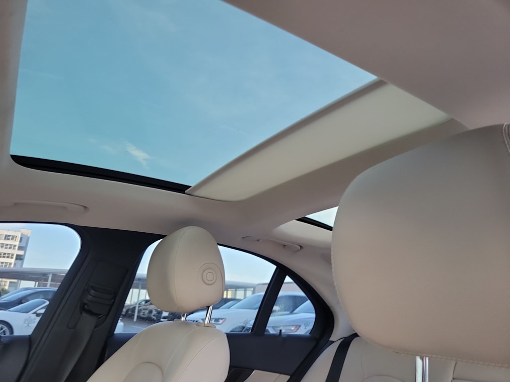 Thumbnail: 2017 Mercedes-Benz C-Class - 24