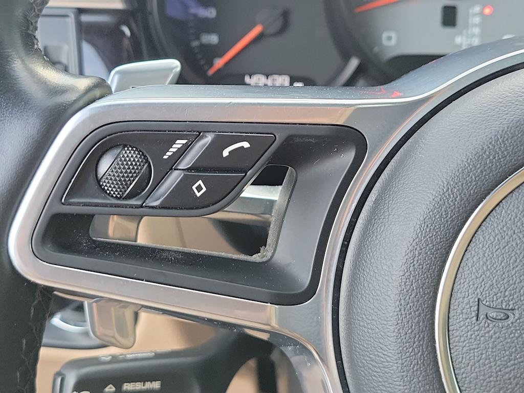Thumbnail: 2020 Porsche Macan - 28