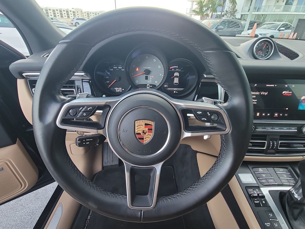 Thumbnail: 2020 Porsche Macan - 13