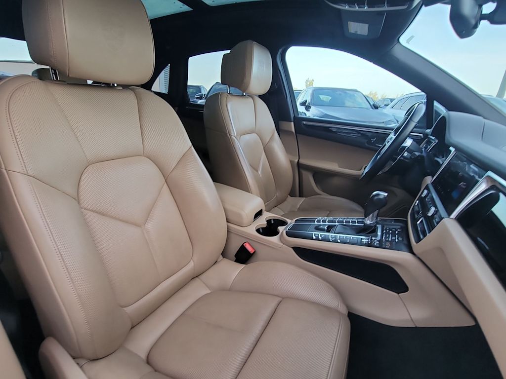Thumbnail: 2020 Porsche Macan - 11