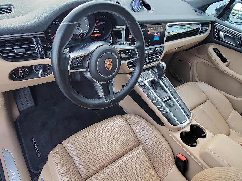 Thumbnail: 2020 Porsche Macan - 2
