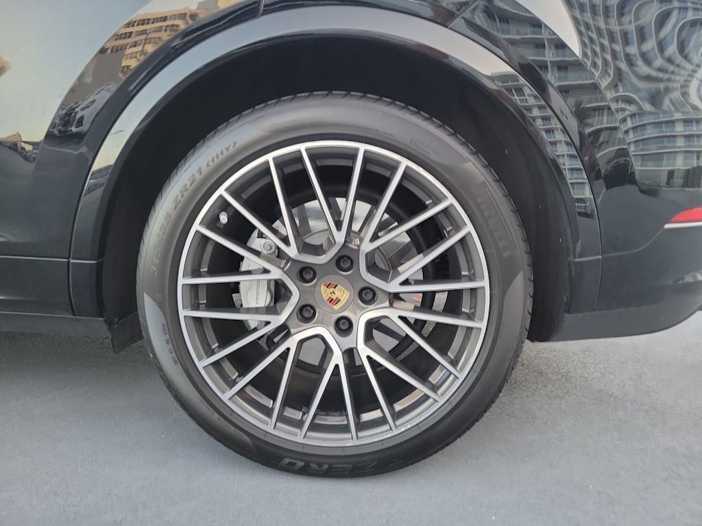 Thumbnail: 2020 Porsche Cayenne - 8