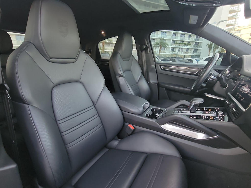 Thumbnail: 2020 Porsche Cayenne - 12