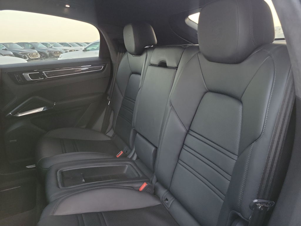 Thumbnail: 2020 Porsche Cayenne - 25