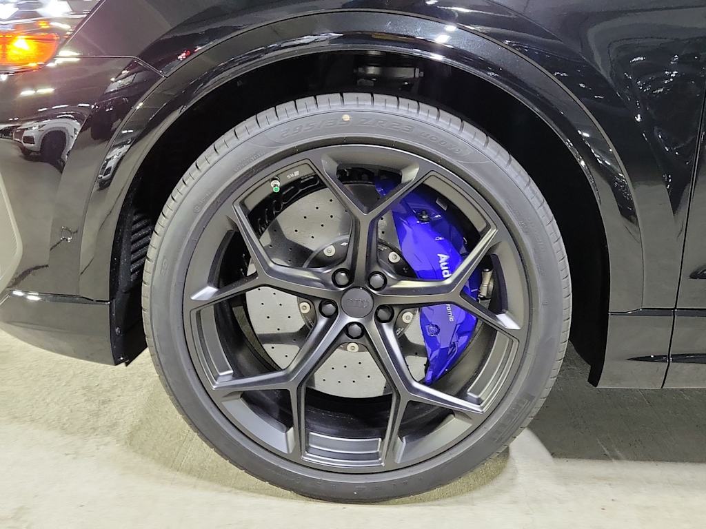 Thumbnail: 2026 Audi RS Q8 - 5