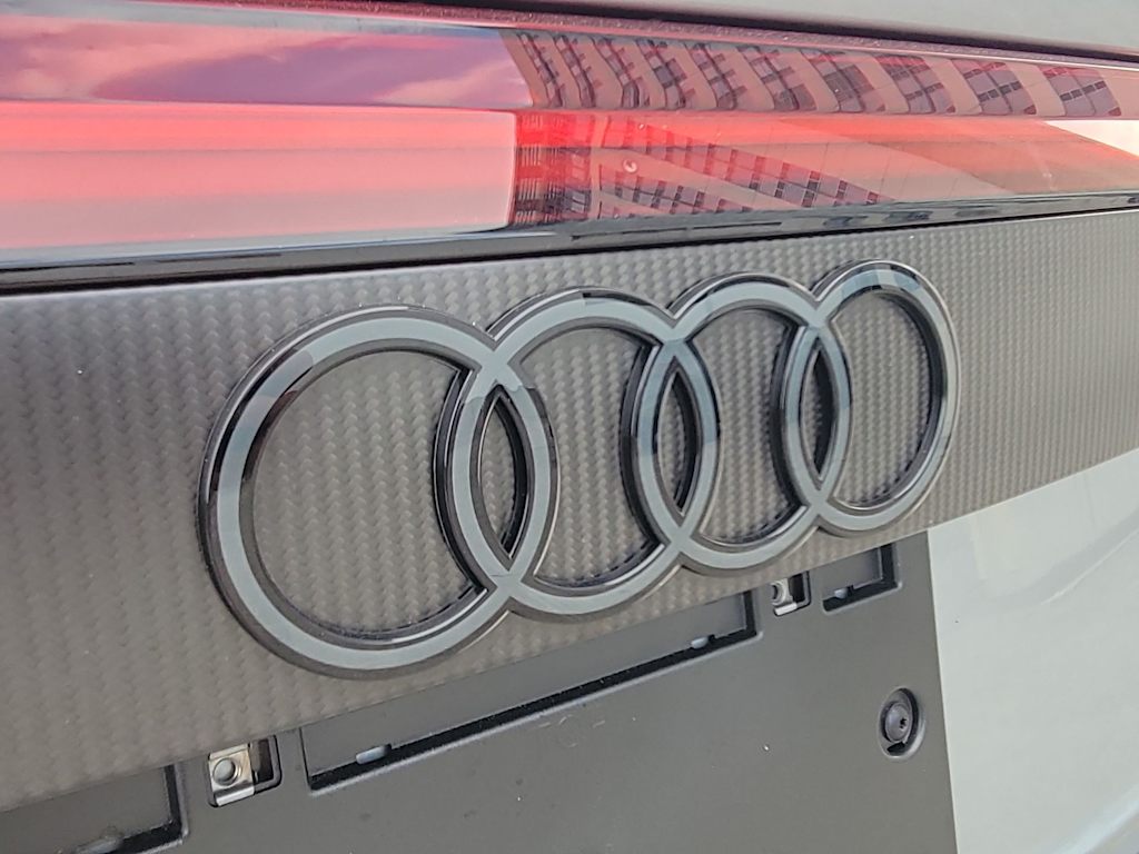 Thumbnail: 2026 Audi RS Q8 - 7