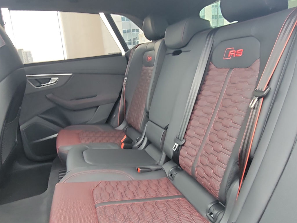 Thumbnail: 2026 Audi RS Q8 - 26