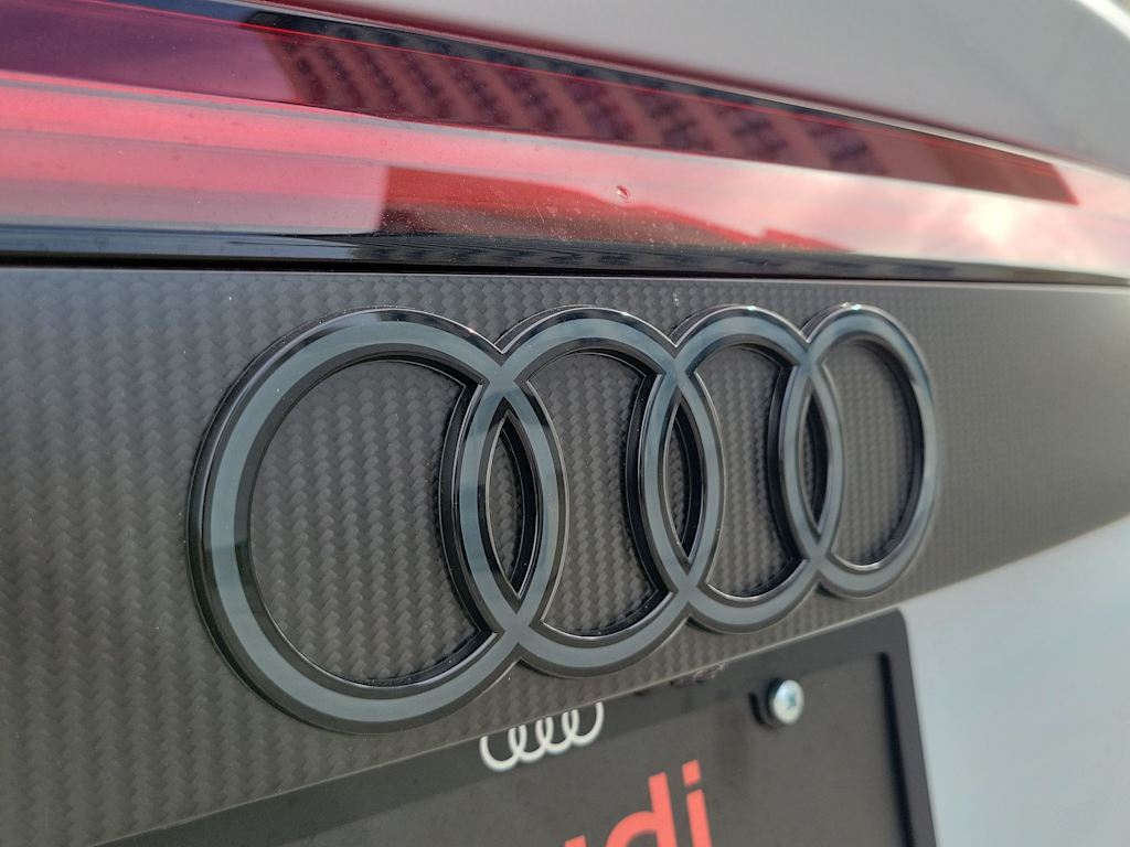 Thumbnail: 2026 Audi RS Q8 - 7
