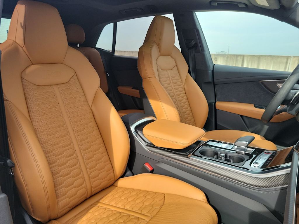 Thumbnail: 2026 Audi RS Q8 - 27