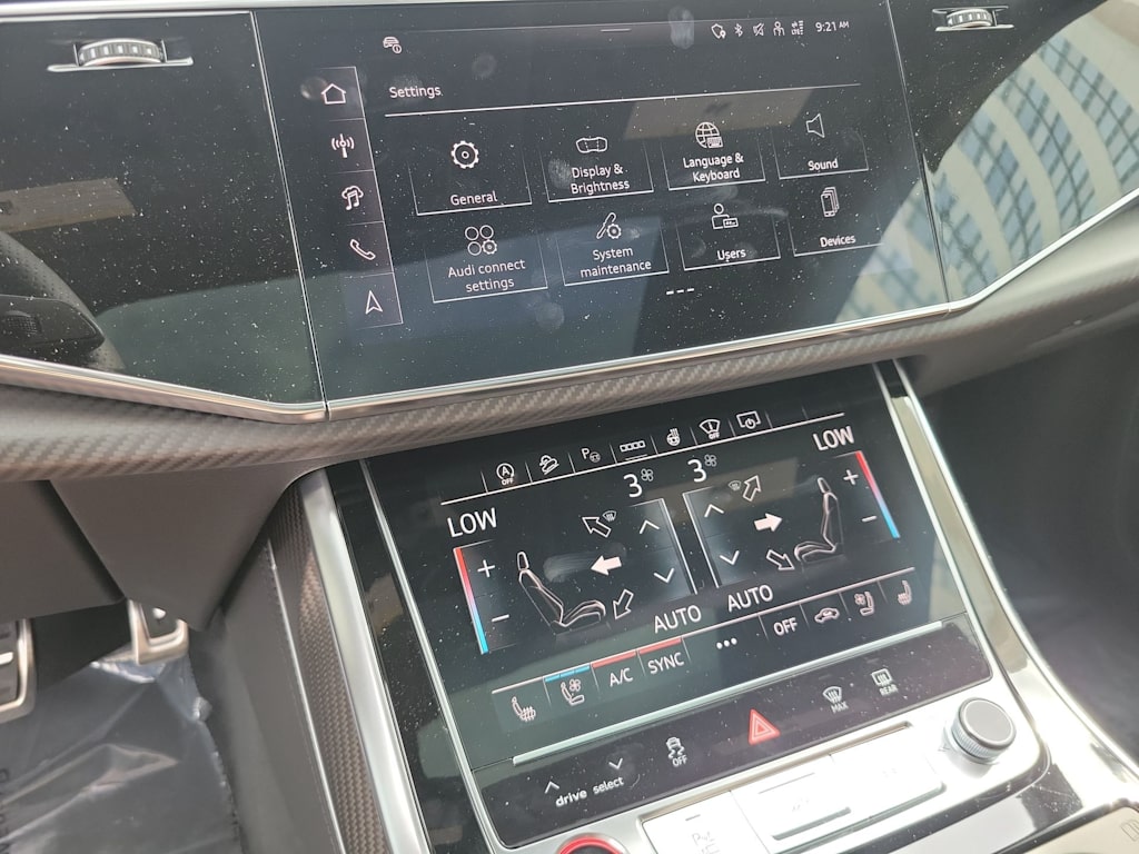 Thumbnail: 2026 Audi RS Q8 - 15