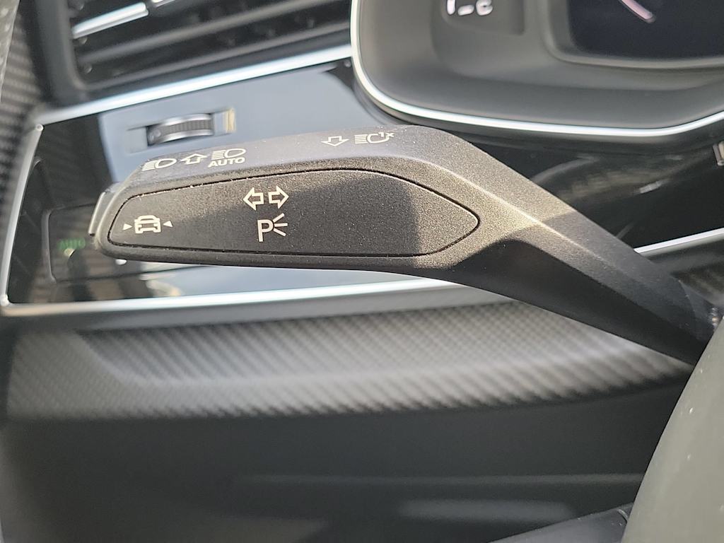 Thumbnail: 2022 Audi RS Q8 - 31