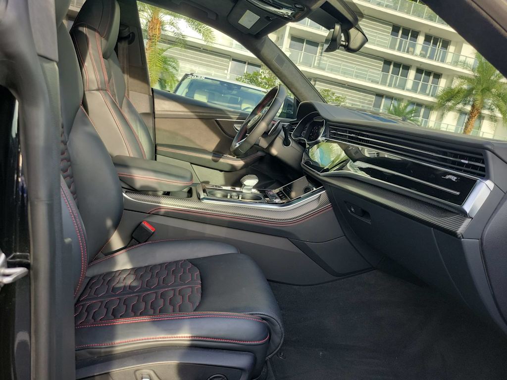 Thumbnail: 2022 Audi RS Q8 - 12