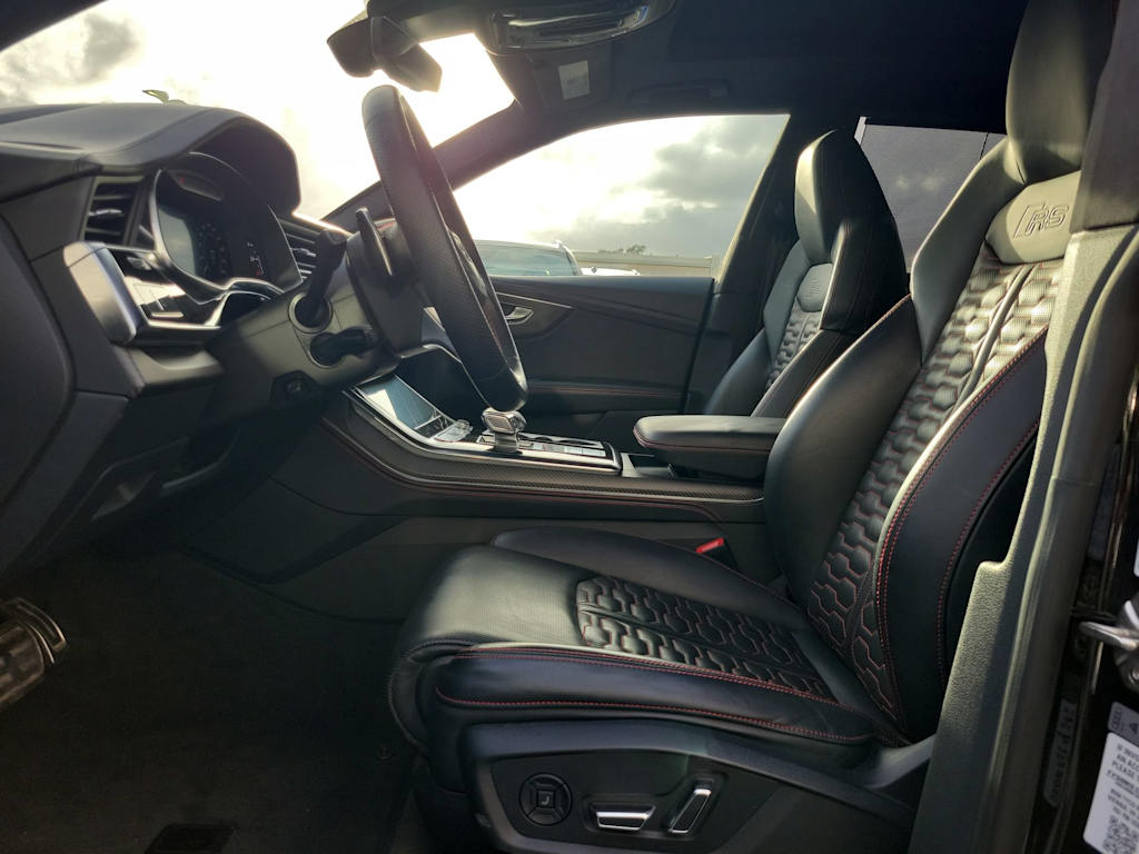 Thumbnail: 2022 Audi RS Q8 - 11