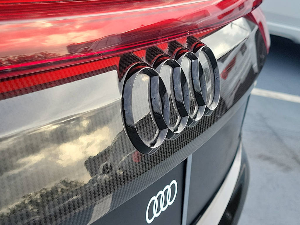 Thumbnail: 2022 Audi RS Q8 - 7