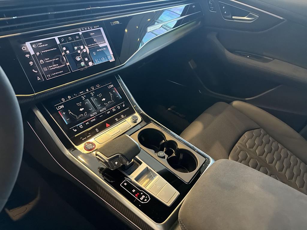 Thumbnail: 2026 Audi RS Q8 - 13