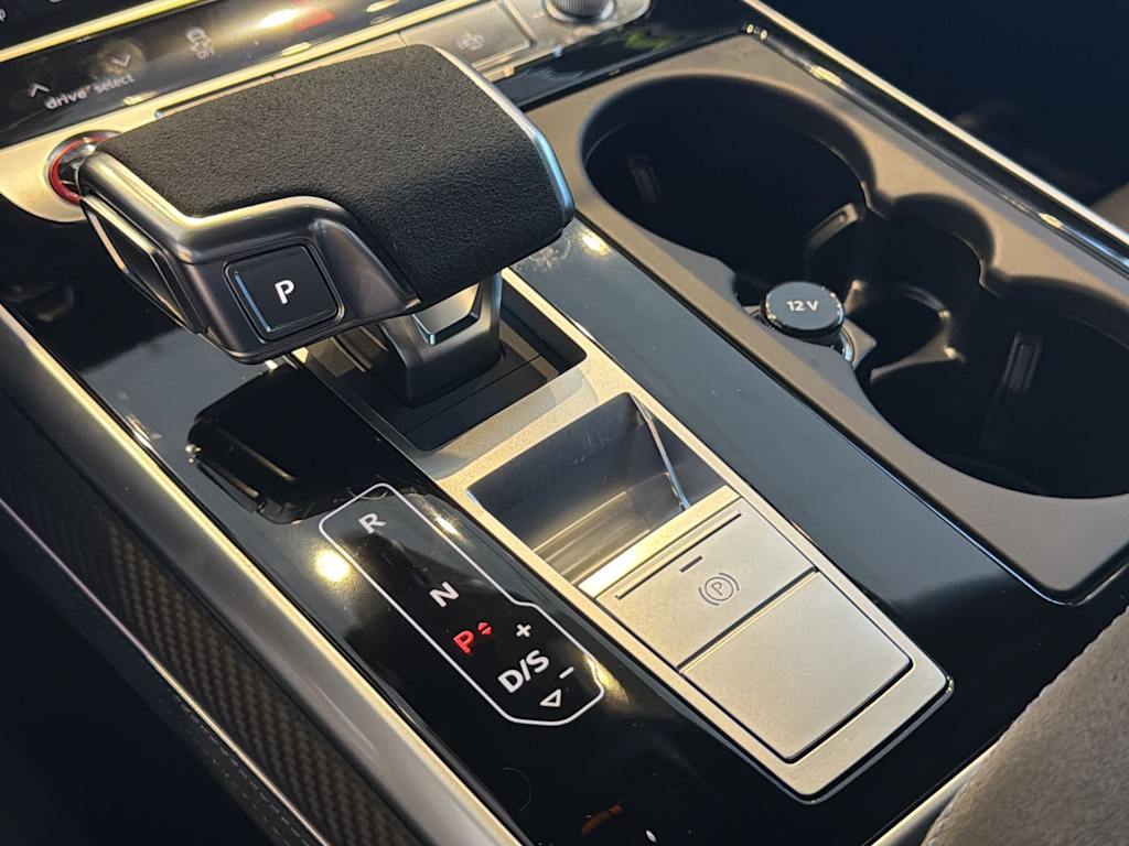 Thumbnail: 2026 Audi RS Q8 - 29
