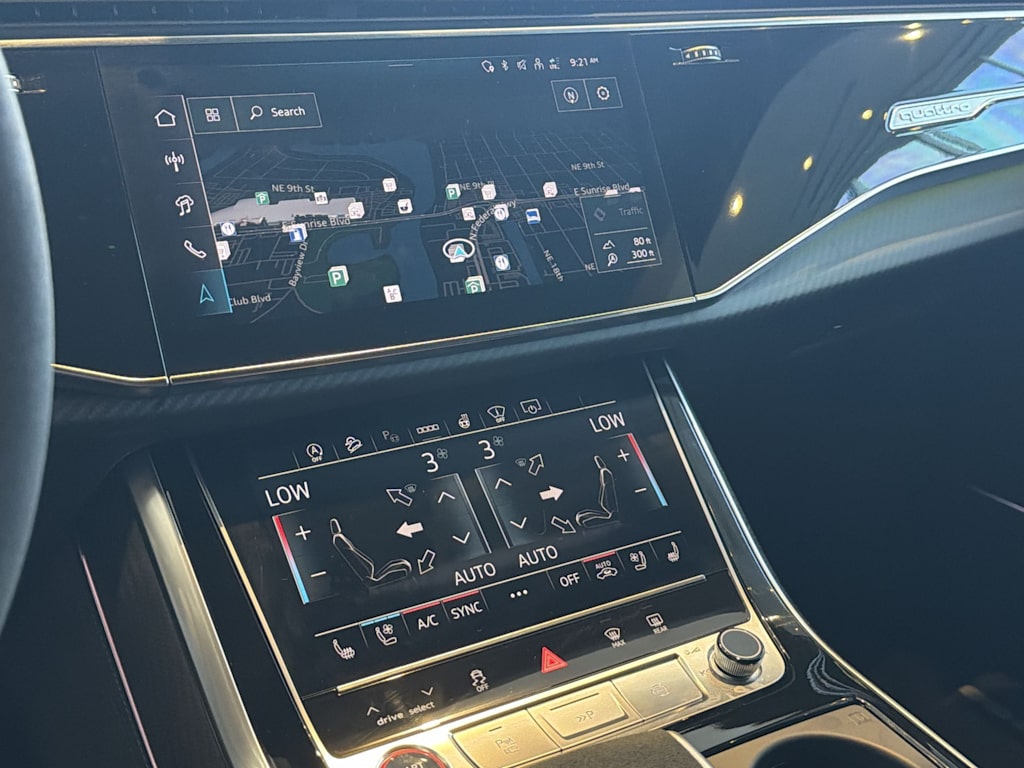 Thumbnail: 2026 Audi RS Q8 - 12