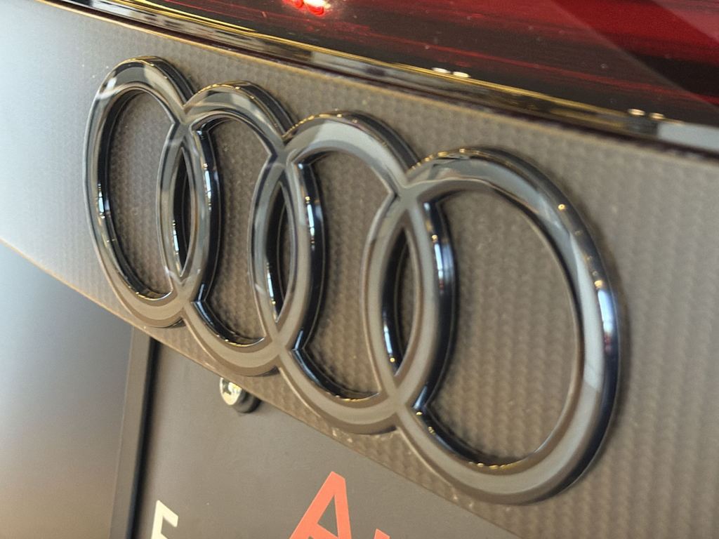 Thumbnail: 2026 Audi RS Q8 - 7