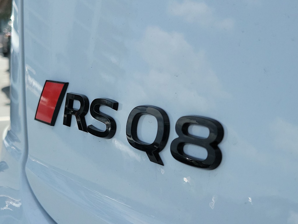 Thumbnail: 2026 Audi RS Q8 - 22