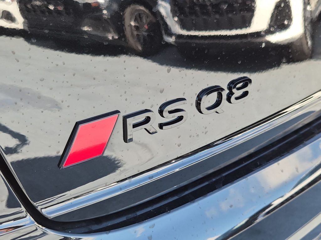 Thumbnail: 2026 Audi RS Q8 - 7