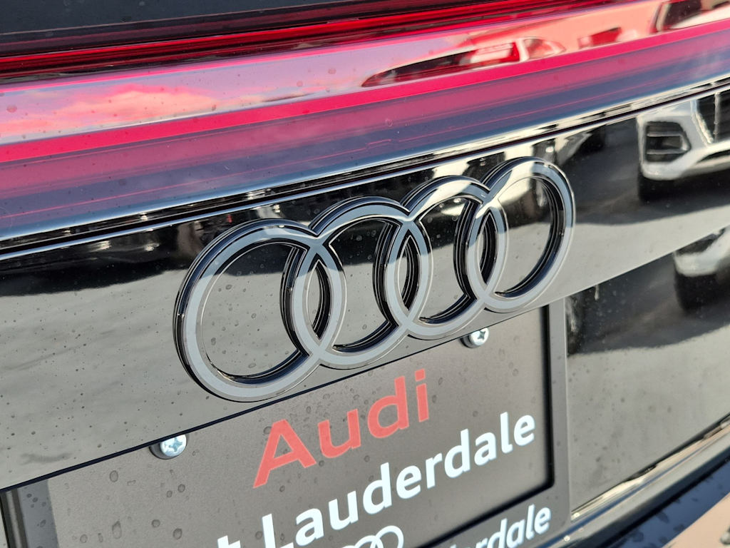 Thumbnail: 2026 Audi RS Q8 - 21
