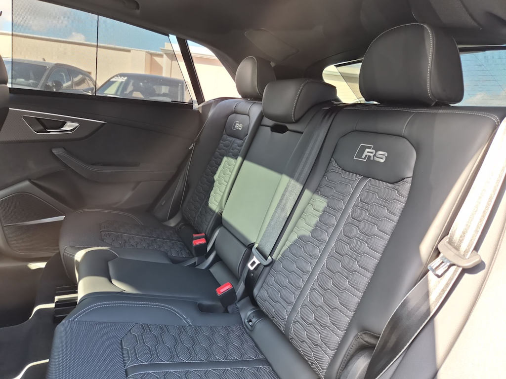 Thumbnail: 2026 Audi RS Q8 - 13