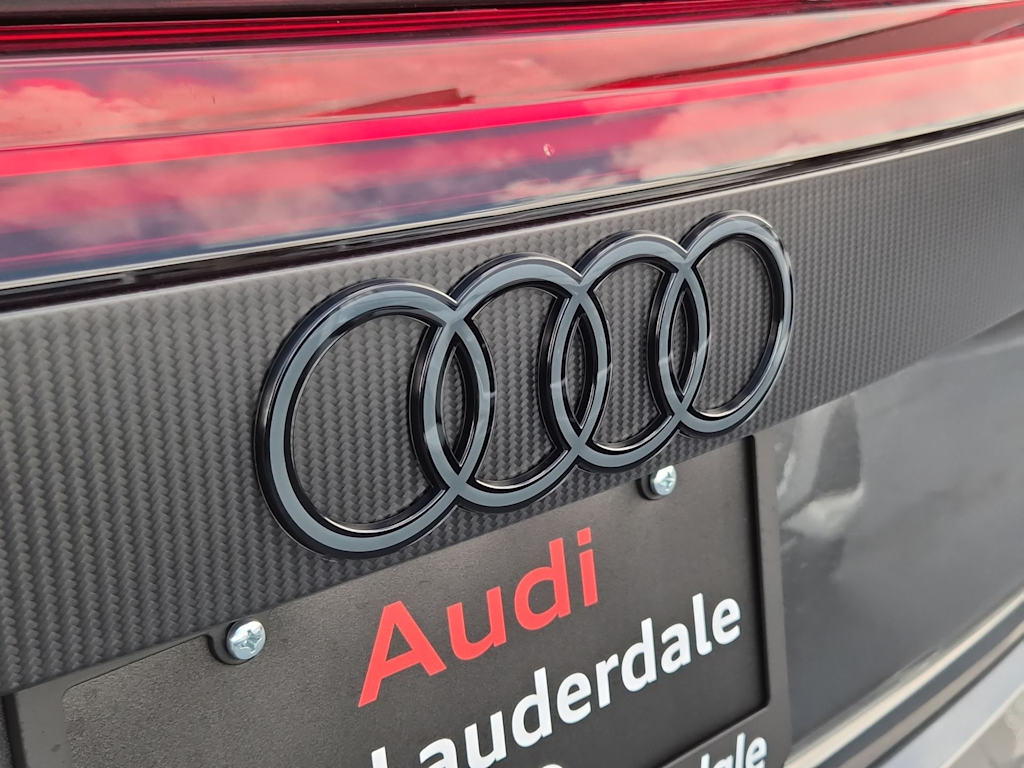 Thumbnail: 2026 Audi RS Q8 - 7