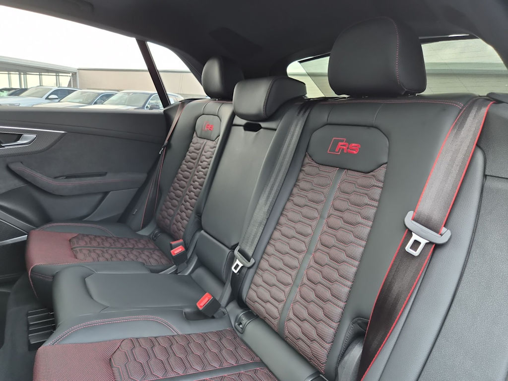 Thumbnail: 2026 Audi RS Q8 - 24
