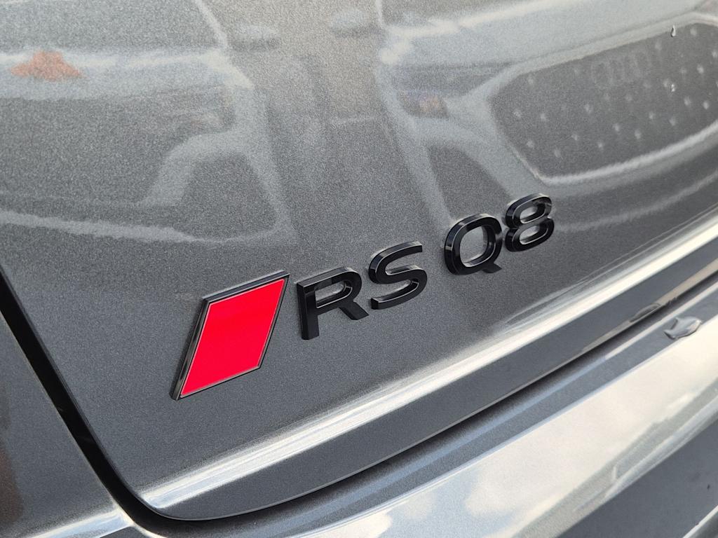 Thumbnail: 2026 Audi RS Q8 - 21