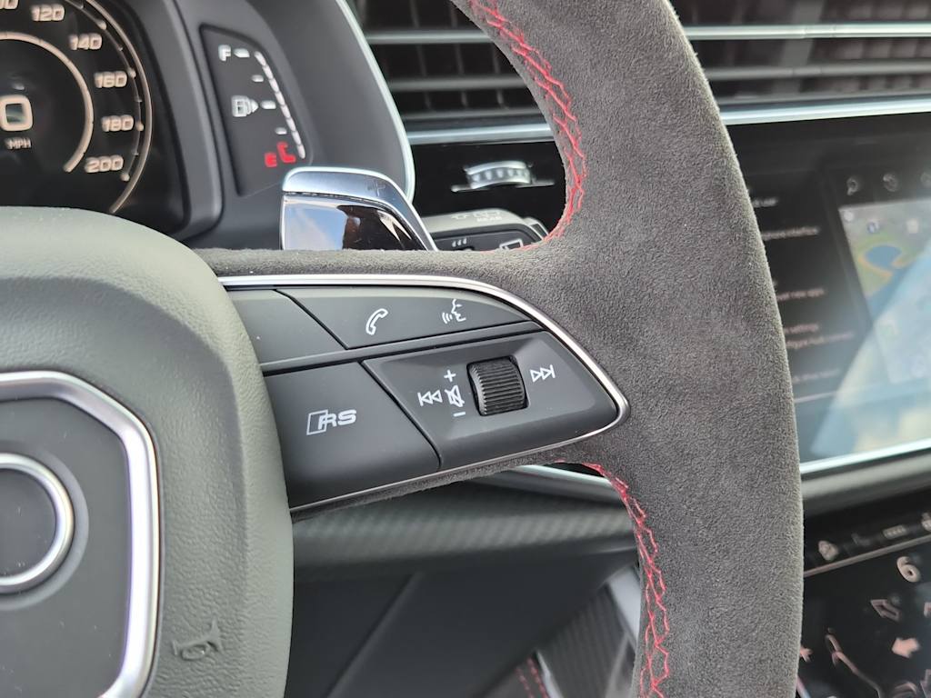 Thumbnail: 2026 Audi RS Q8 - 26