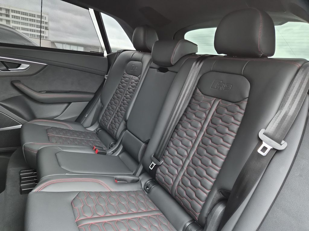 Thumbnail: 2026 Audi RS Q8 - 24
