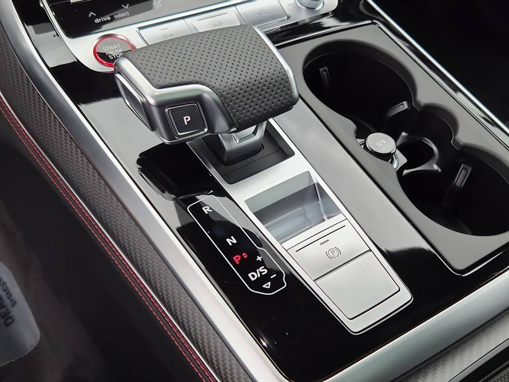 Thumbnail: 2026 Audi RS Q8 - 27