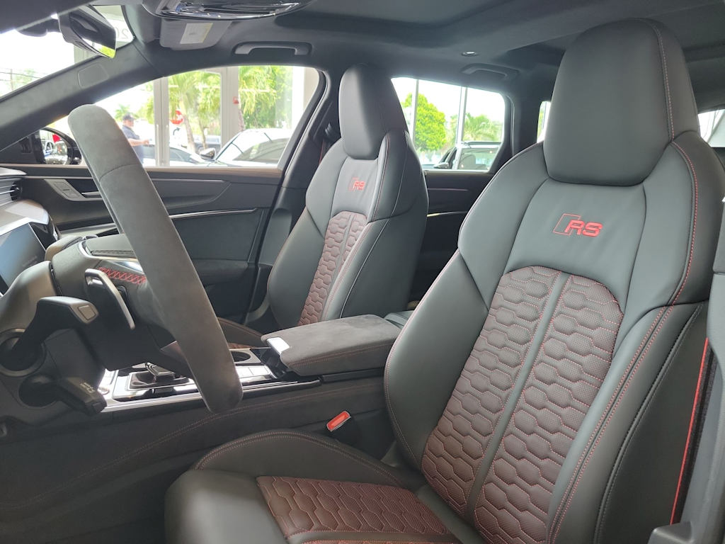 Thumbnail: 2026 Audi RS 6 - 11