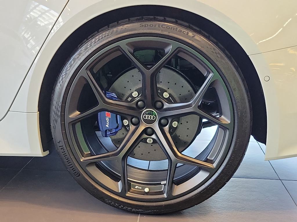 Thumbnail: 2025 Audi RS 6 - 8