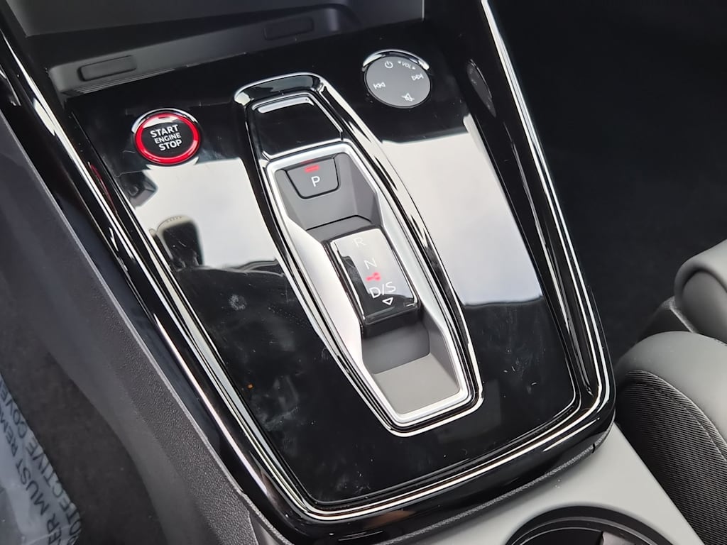 Thumbnail: 2026 Audi RS 3 - 27