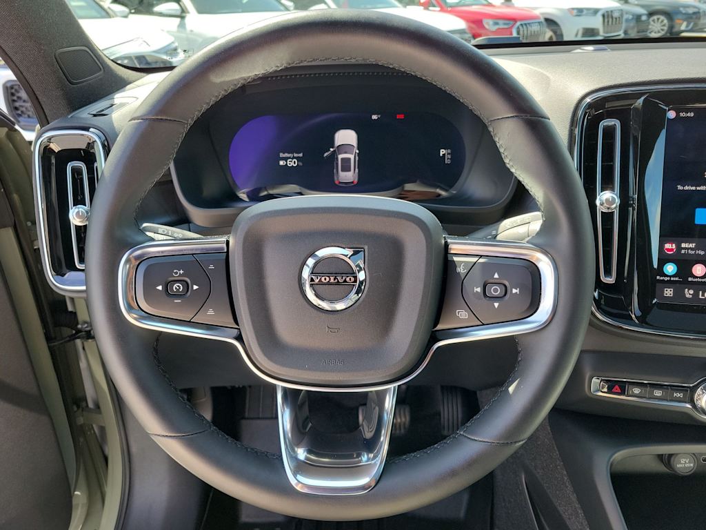 Thumbnail: 2023 Volvo XC40 - 13