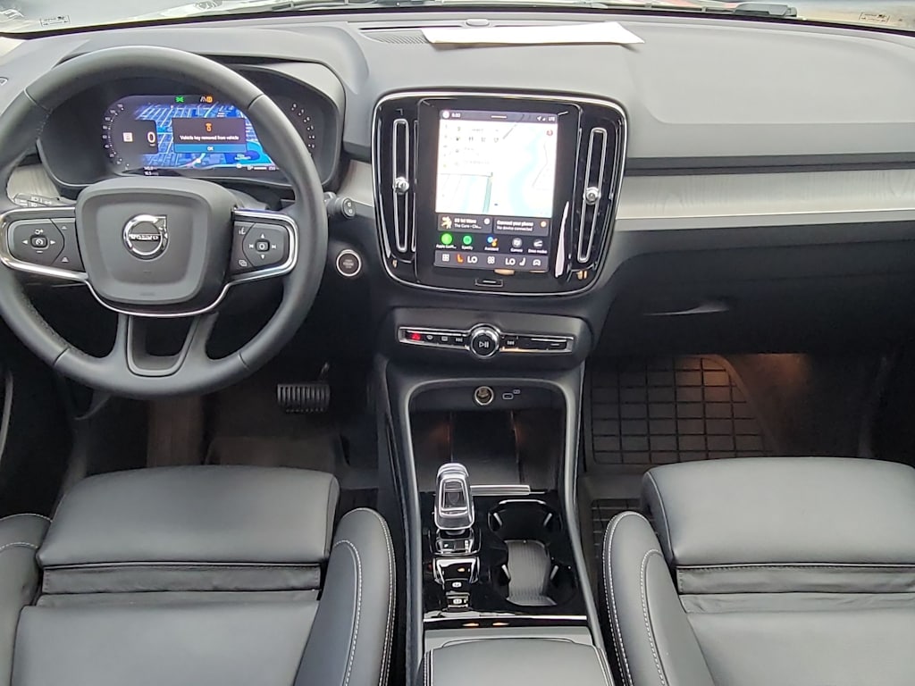 Thumbnail: 2024 Volvo XC40 - 2