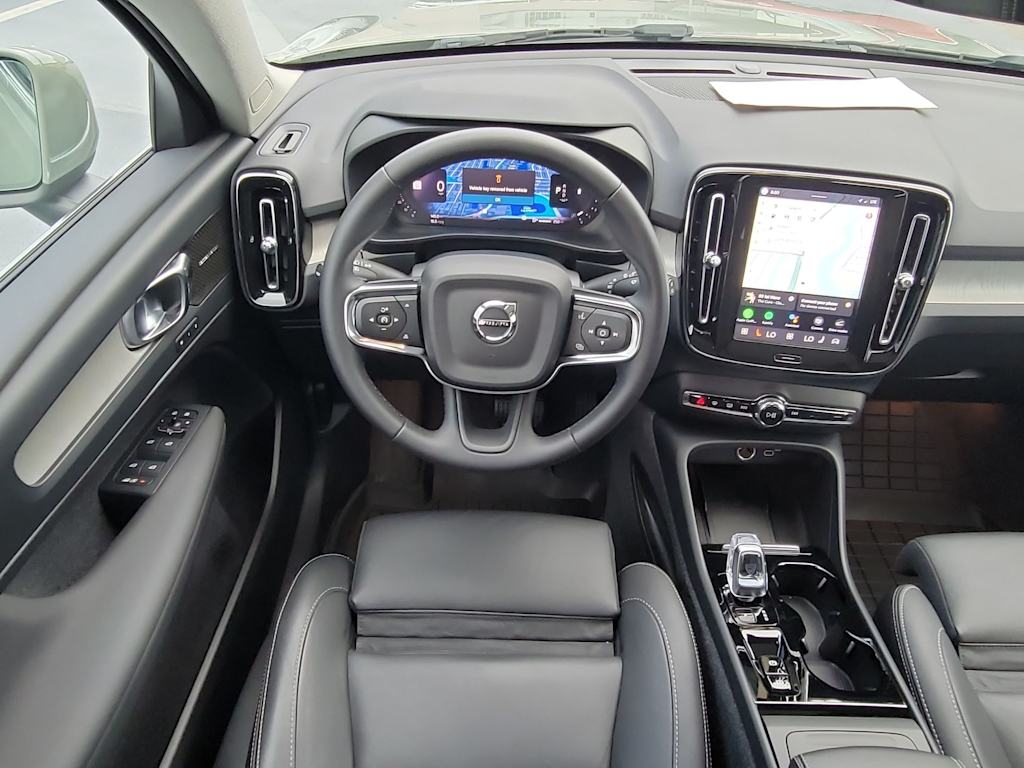 Thumbnail: 2024 Volvo XC40 - 9