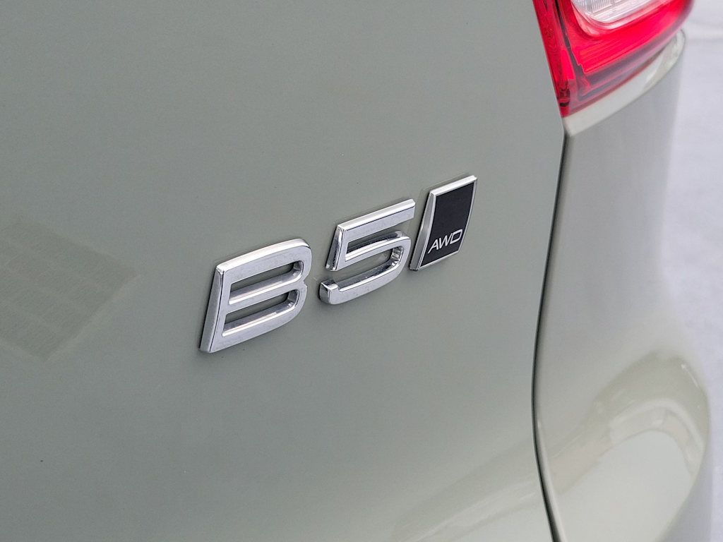 Thumbnail: 2024 Volvo XC40 - 7