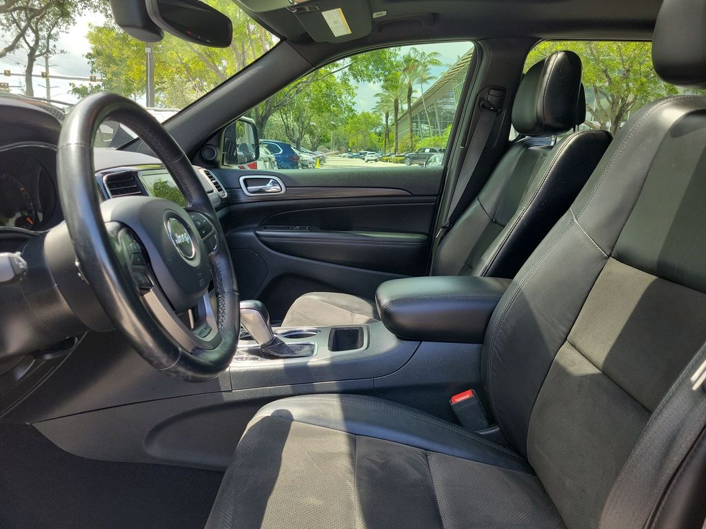 Thumbnail: 2020 Jeep Grand Cherokee - 10